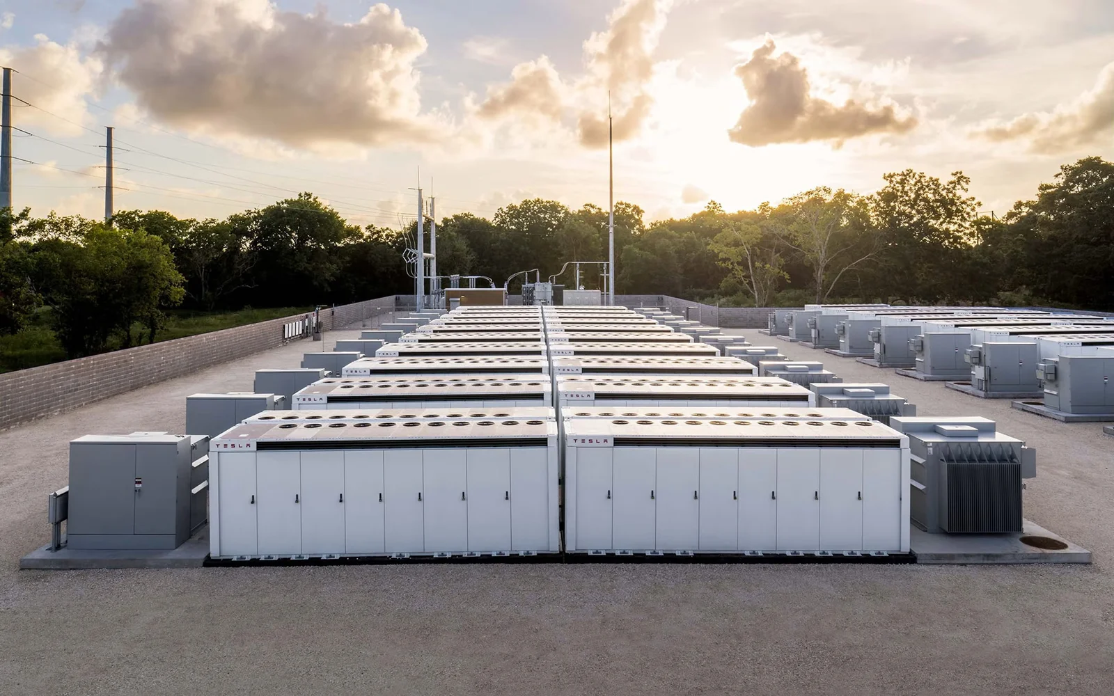 Tesla-commercial-battery